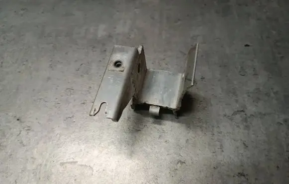 BMW 2 F22 F23 Radiator mount bracket 7245796