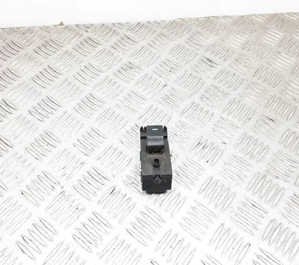 Hyundai i40 Electric window control switch 935803Z150 39R5261000