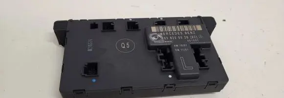 Mercedes-Benz C W203 Door control unit/module 2038205526 351321