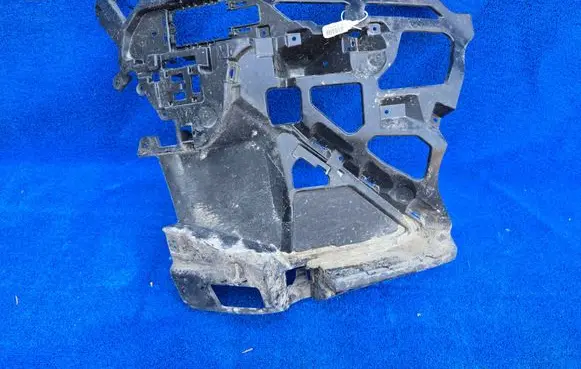 BMW X1 U11 Front bumper mounting bracket 9881916