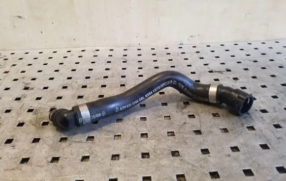 Mercedes-Benz CLS C219 Engine coolant pipe/hose A2118300596