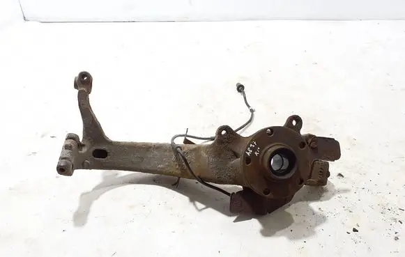 Audi A8 S8 D2 4D Front wheel hub 4D0407257L