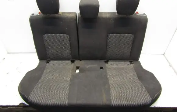 Suzuki Vitara (LY) Second row seats 8716054P0