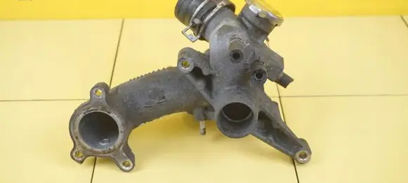 Lexus IS 220D-250-350 Thermostat/thermostat housing 4GRFSE