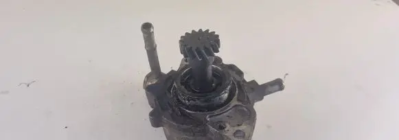 Mitsubishi L200 Vacuum pump
