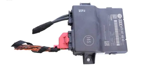 Audi A5 8T 8F Gateway control module 8T0907468AD