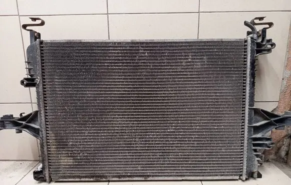 Volvo V70 Coolant radiator RA1353 30714047 08233358