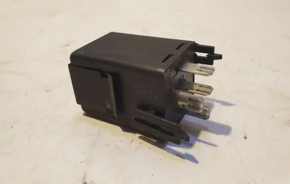 Volvo S40, V40 Electric power window relay 05070502 811265