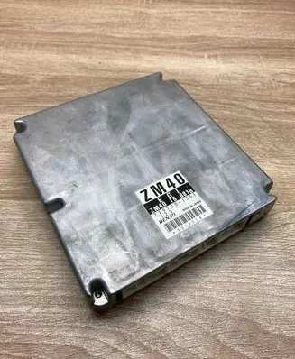 Mazda 323 Engine control unit/module ECU ZM4018881B 2797001351