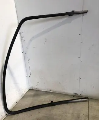 Microcar M.GO Front door coupe window/glass frame