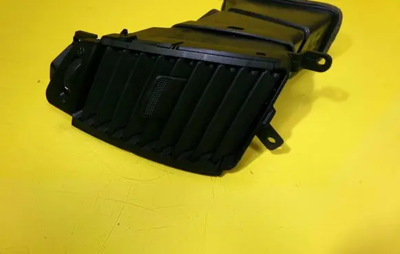 KIA Venga Dashboard side air vent grill/cover trim 807912