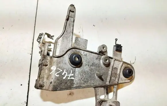 Mercedes-Benz E W212 Engine mounting bracket A6510902241