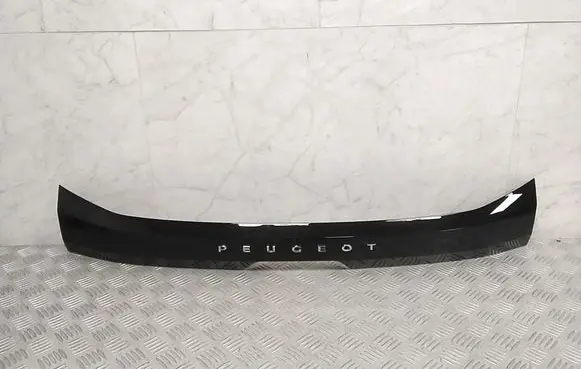 Peugeot 208 II Tailgate trim 9826944480