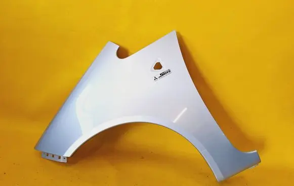 Mitsubishi Colt Fender