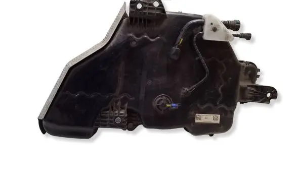 Audi Q3 8U AdBlue liquid reservoir 5N0131877D F01C25018 5Q0131969C