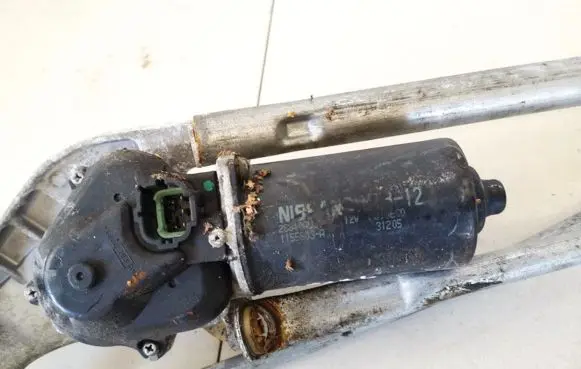 Nissan Primera Wiper motor 28810au300