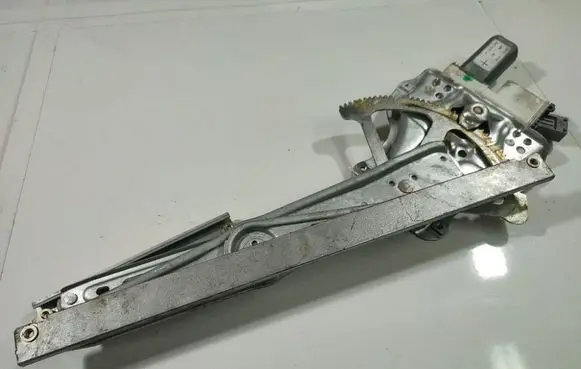 Toyota Avensis T250 Sliding door window regulator with motor 