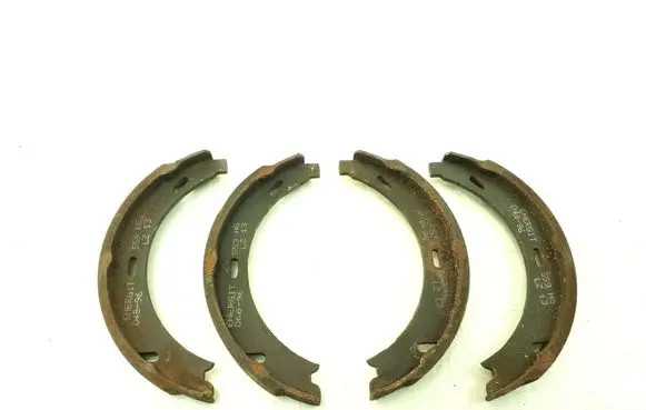 Mercedes-Benz E W210 Handbrake/parking brake pads A2104200320