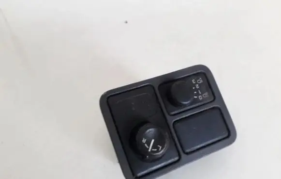Nissan Almera N16 Wing mirror switch 6896090J00 68960-90J00