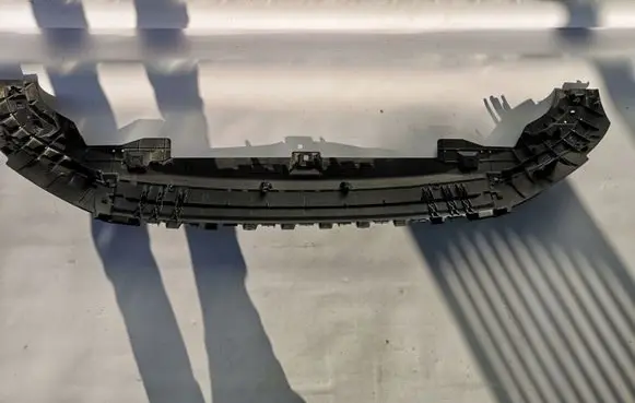 Front bumper skid plate/under tray