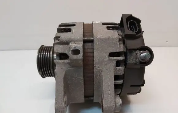 Hyundai i40 Generator/alternator 373002A800