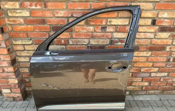 Audi Q7 4M Front door