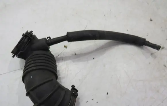 KIA Carens III Air intake hose/pipe 28140-A4000
