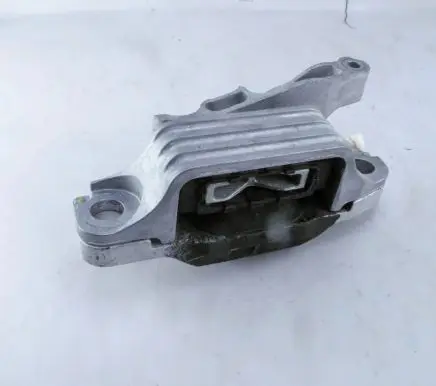Ford Kuga II Engine mount bracket LX637M121AC