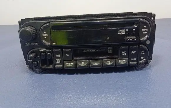 Chevrolet PT Cruiser Radio/CD/DVD/GPS head unit P05064385AF