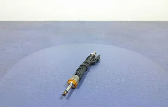 BMW M5 Fuel injector 7852362