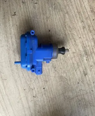Audi 80 90 B3 Central locking vacuum pump 893862153C
