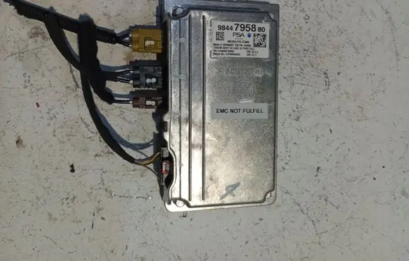 Peugeot Partner III Combustion control unit/module 9844795880