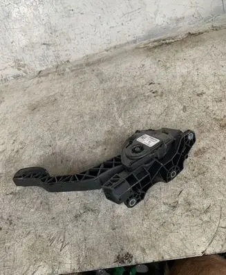 Volvo S60 Accelerator throttle pedal 31329061 6PV01083417 07072011