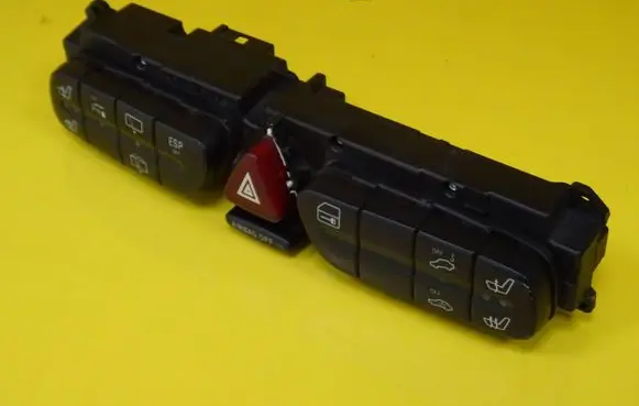Mercedes-Benz C W203 Hazard light switch 2038212051