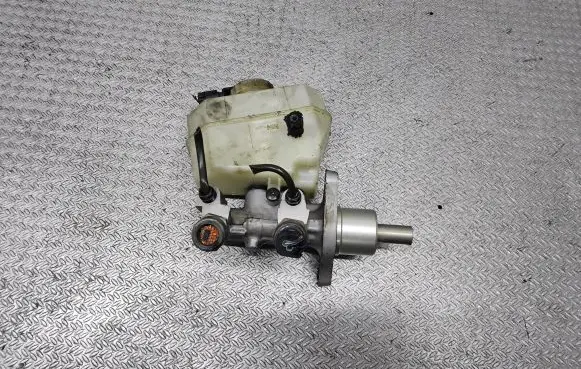 BMW 3 E46 Master brake cylinder 03350884781