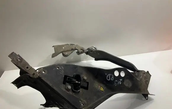 Mercedes-Benz CLS C219 Side radiator support slam panel 