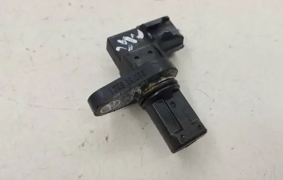 Mazda CX-7 Camshaft position sensor L3K918230