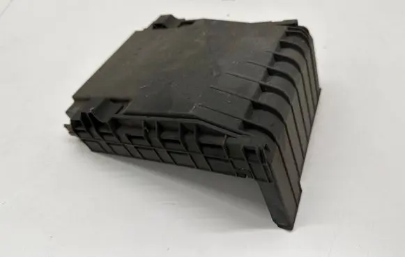 Volkswagen PASSAT B7 Fuse box cover 1K0937132F