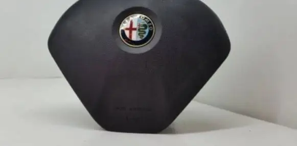 Alfa Romeo Giulia Steering wheel airbag