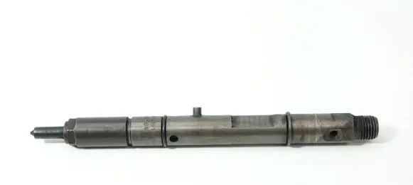 Audi A4 S4 B5 8D Fuel injector 059130201AE