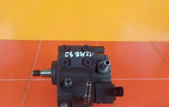Land Rover Discovery 3 - LR3 Fuel injection high pressure pump 7H2Q9B395CE