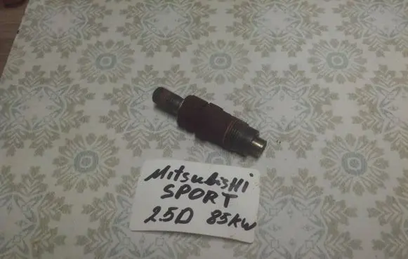 Mitsubishi Pajero Sport I Fuel injector