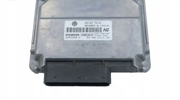 Volkswagen Touareg I Transfer box differential control unit 0AD927755AJ