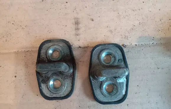 Fiat Scudo Front door lock loop/hook striker