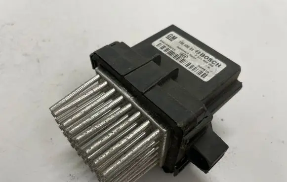 Opel Astra J Heater blower fan relay 13503201