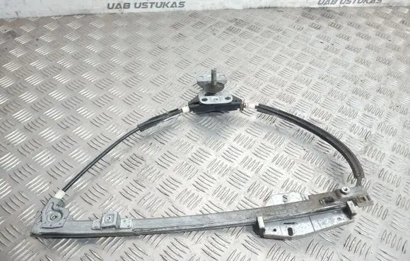 Rear door manual window regulator