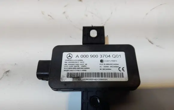 Mercedes-Benz CLA C117 X117 W117 Tire pressure control unit A0009003704