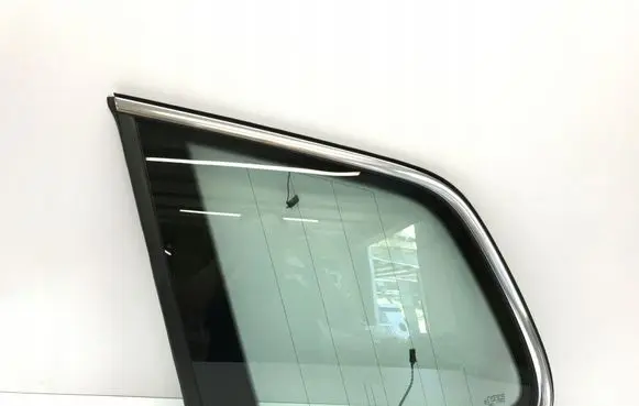 Volkswagen Touareg II Front triangle window/glass 