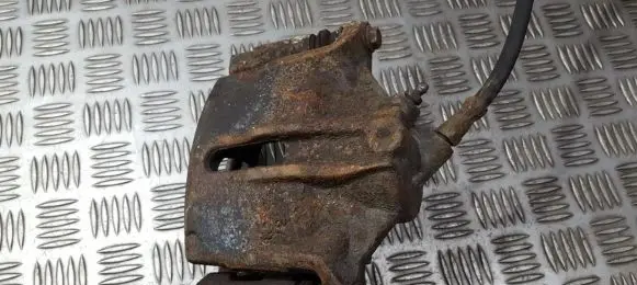 Ford Mondeo Mk III Front brake caliper