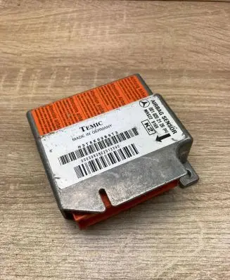 Mercedes-Benz E W210 Airbag control unit/module 0018202126